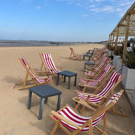 Acadie Saint Victor - Hotel Restaurant - Face Mer - Chatelaillon Plage Екстер'єр фото