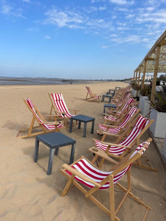 Acadie Saint Victor - Hotel Restaurant - Face Mer - Chatelaillon Plage Екстер'єр фото