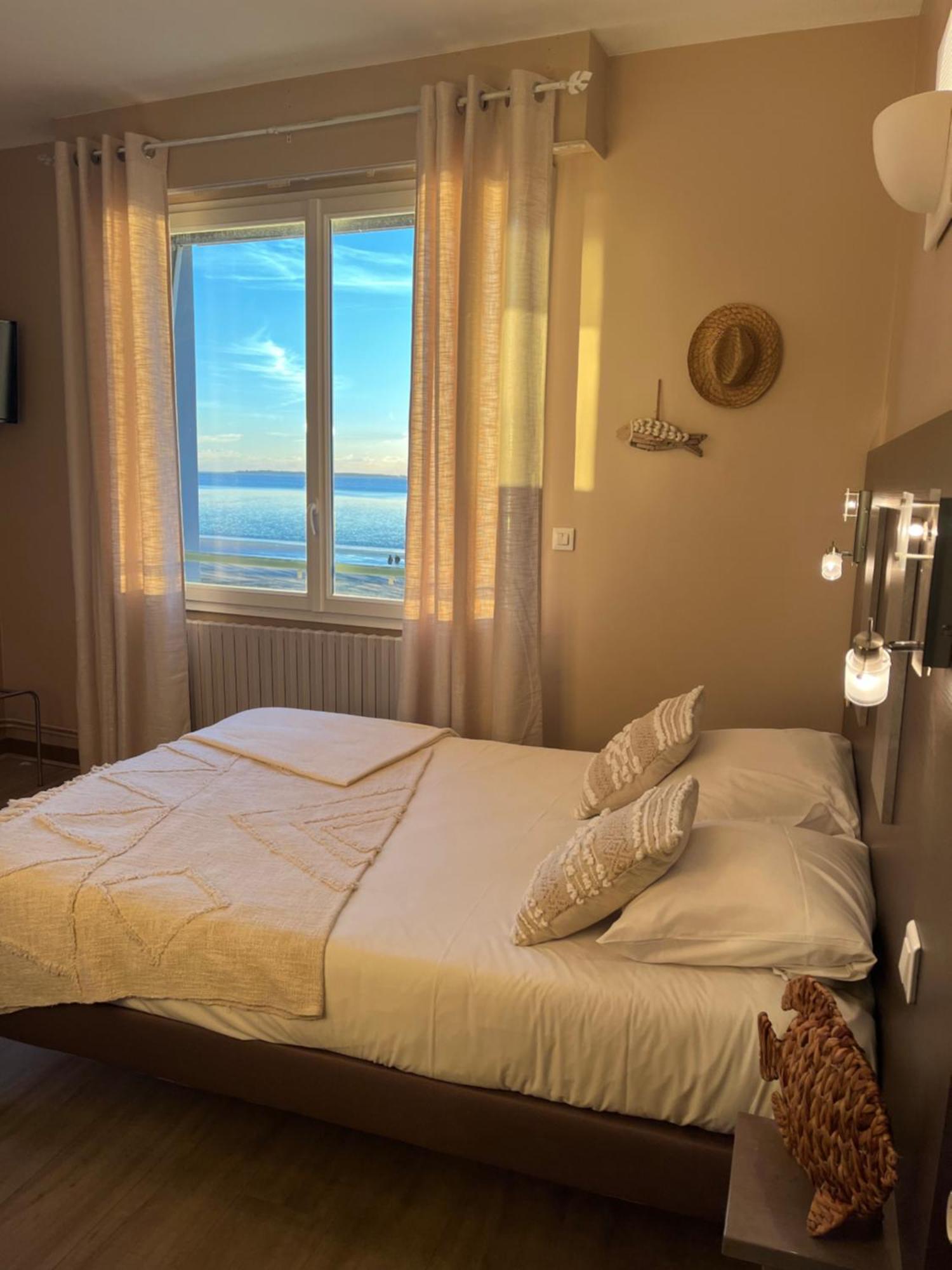 Acadie Saint Victor - Hotel Restaurant - Face Mer - Chatelaillon Plage Екстер'єр фото