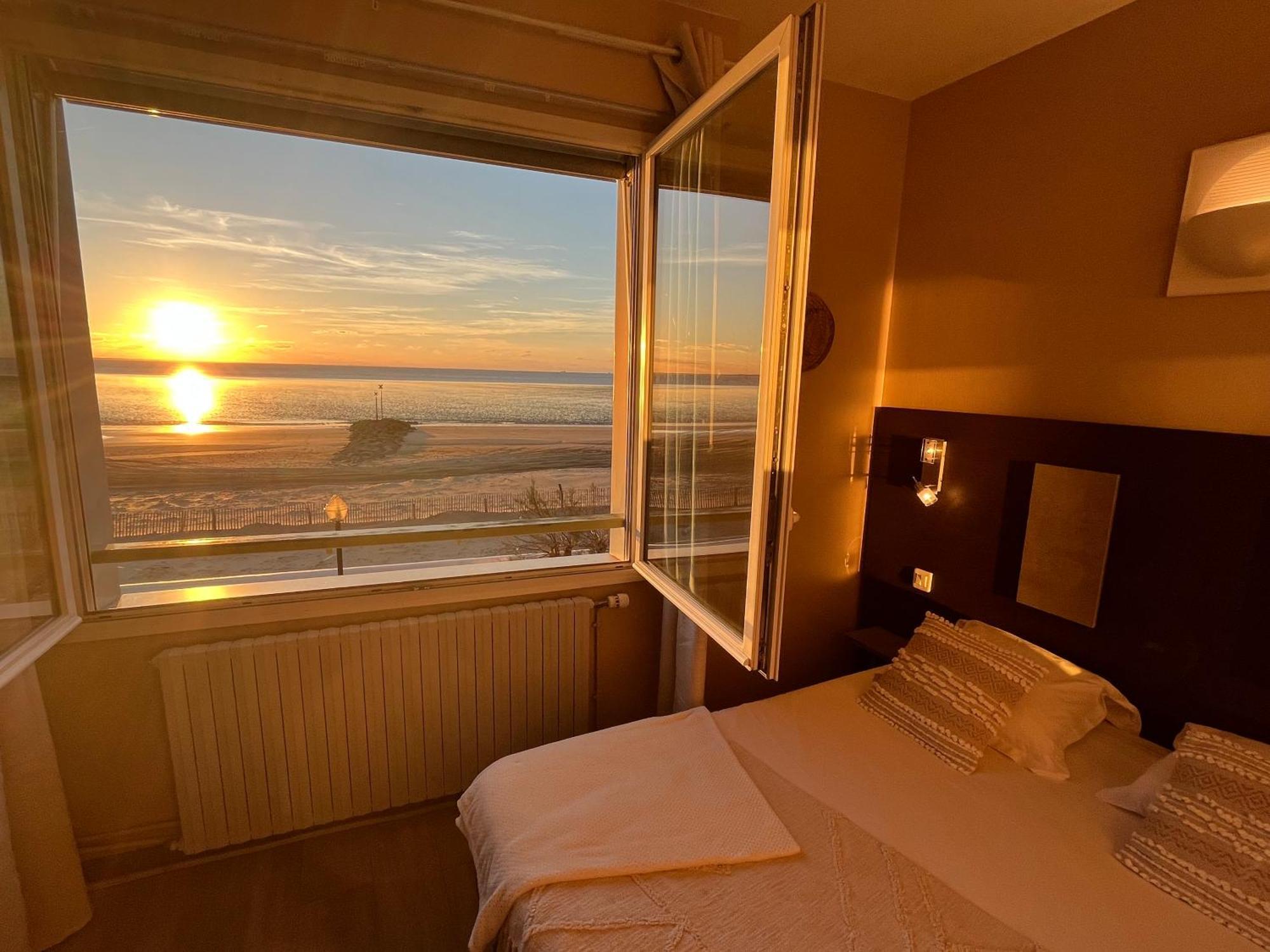 Acadie Saint Victor - Hotel Restaurant - Face Mer - Chatelaillon Plage Екстер'єр фото