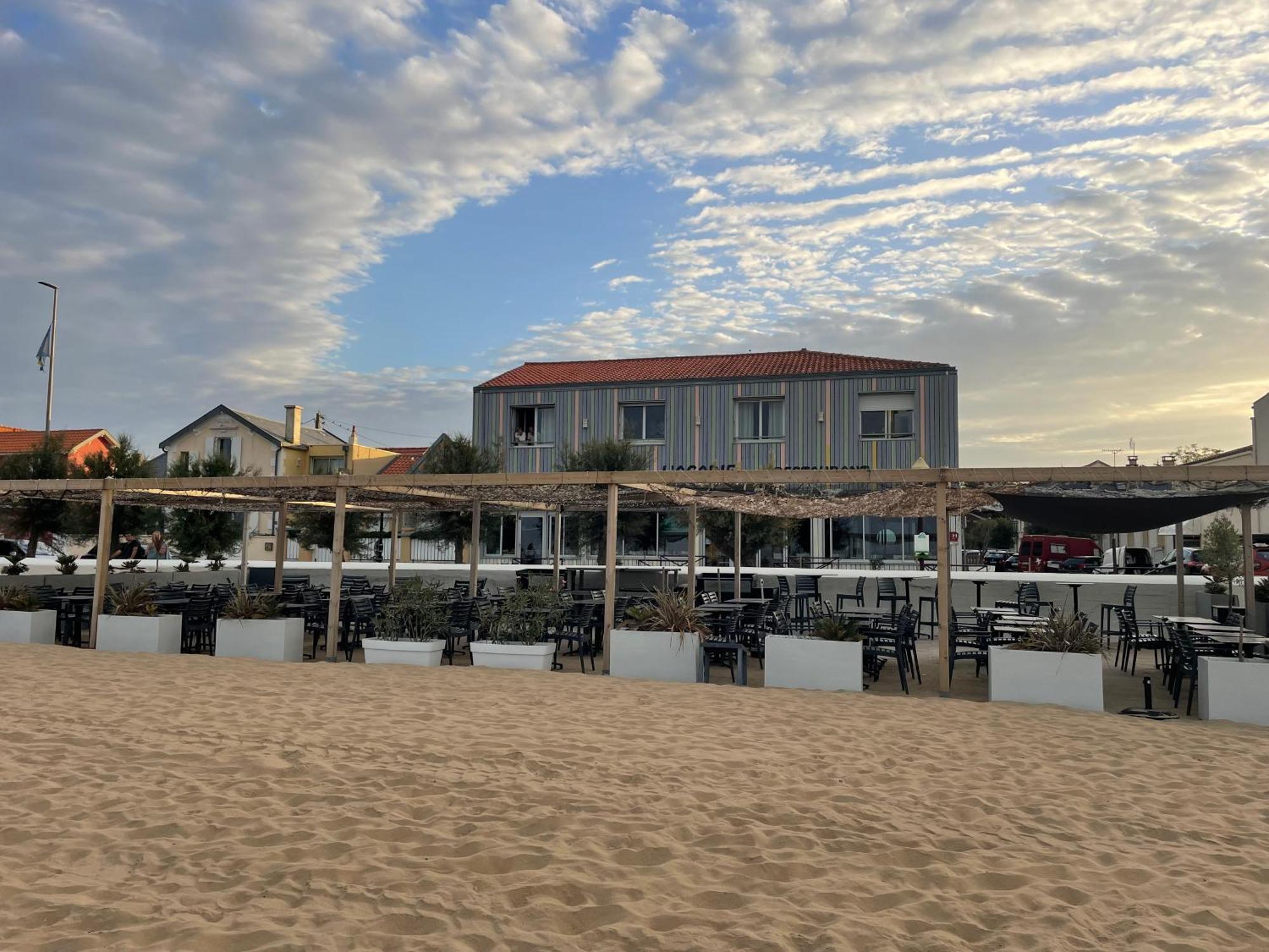 Acadie Saint Victor - Hotel Restaurant - Face Mer - Chatelaillon Plage Екстер'єр фото