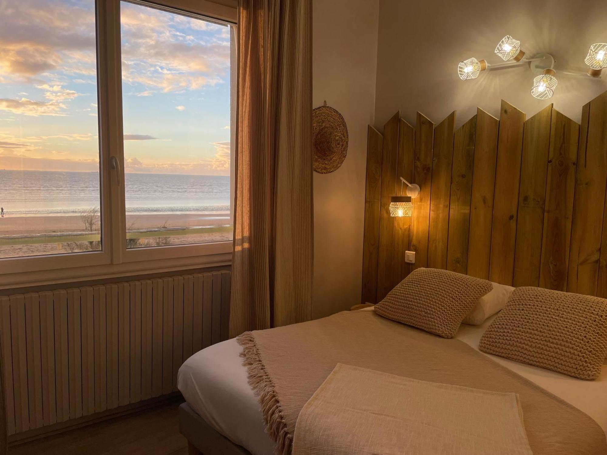 Acadie Saint Victor - Hotel Restaurant - Face Mer - Chatelaillon Plage Екстер'єр фото