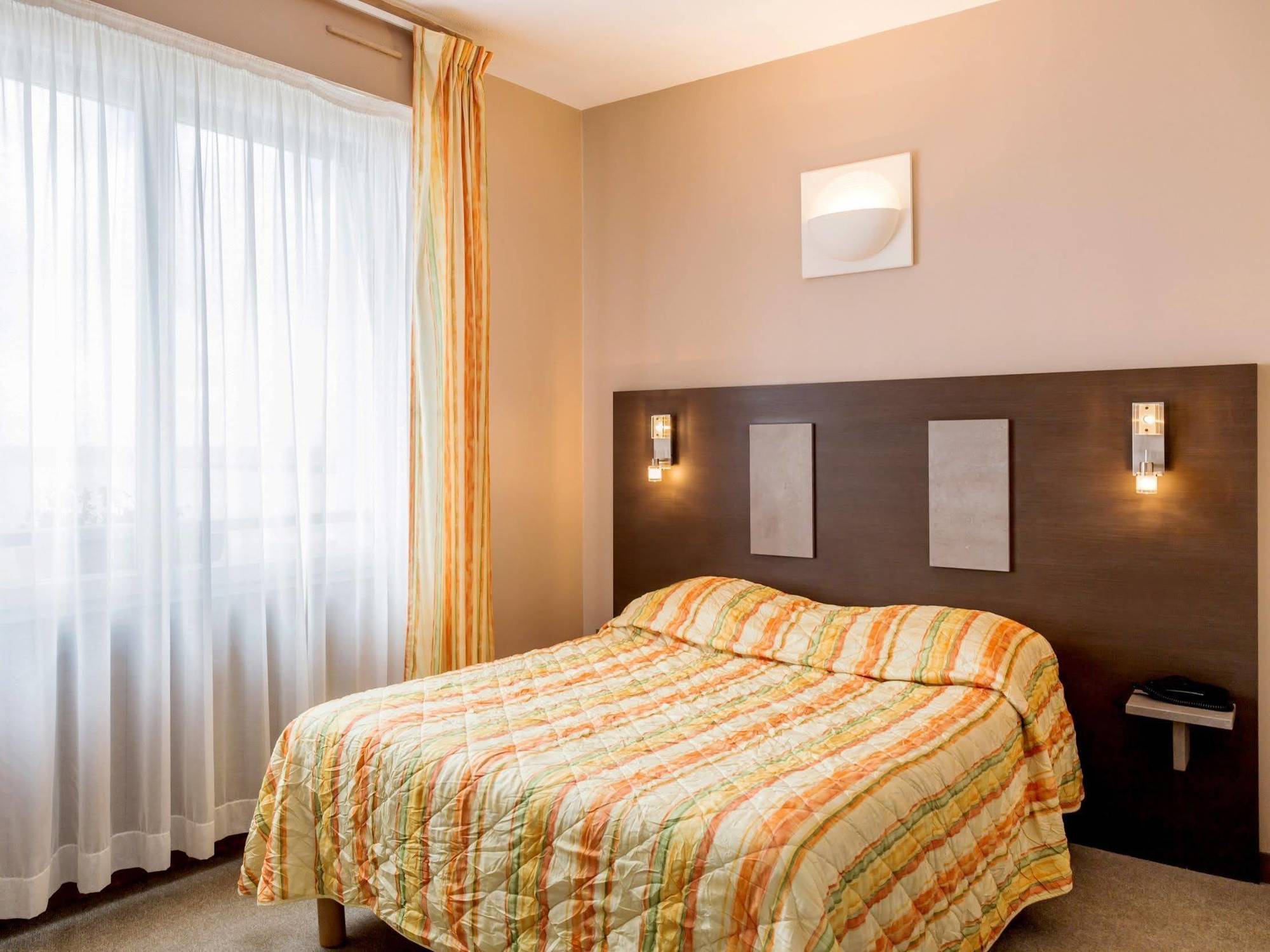Acadie Saint Victor - Hotel Restaurant - Face Mer - Chatelaillon Plage Екстер'єр фото