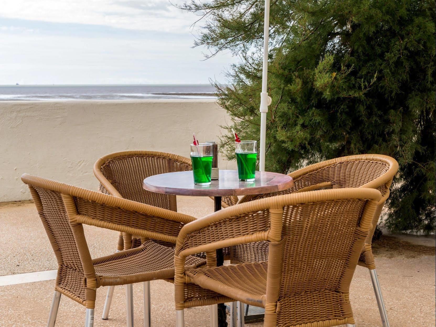 Acadie Saint Victor - Hotel Restaurant - Face Mer - Chatelaillon Plage Екстер'єр фото